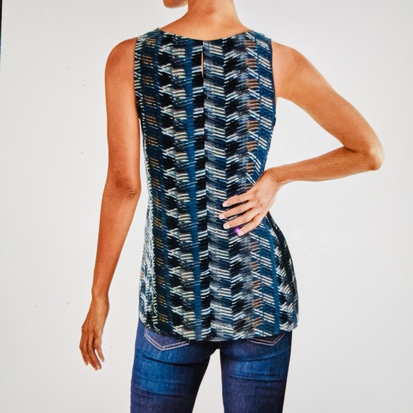NIC + ZOE Top Tank Easy Street V-Neck S/L Poly Geometric Multi Blues NWT S M - Picture 2 of 4